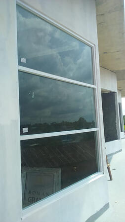 Alumunium dan kaca fovere hotel kapuas